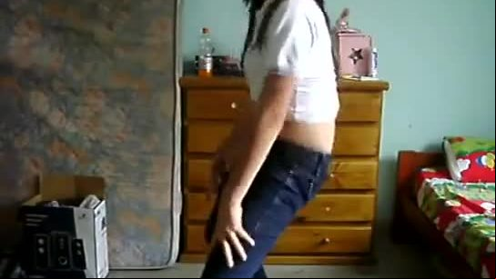 Las amigas bailando en la habitacion muy sexsy